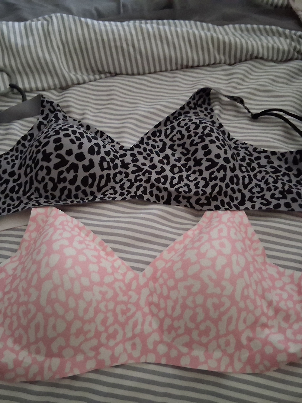 Women’s Leopard Print Wireless Bra - Gray & Pink